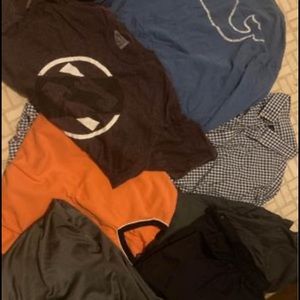 MENS CLOTHES BUNDLE USED LIKE NEW. TWO PAIRS OF PANTS AND FOUR SHIRTS